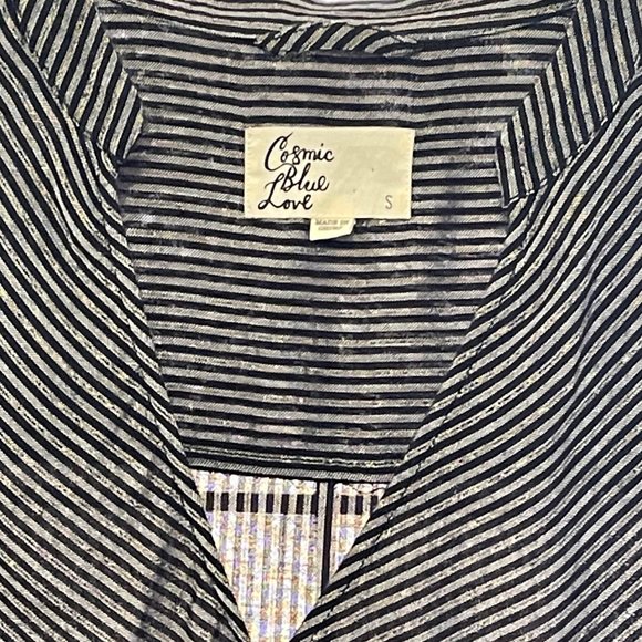 Cosmic Blue Love Crossover hem low v-neck - Picture 5 of 9